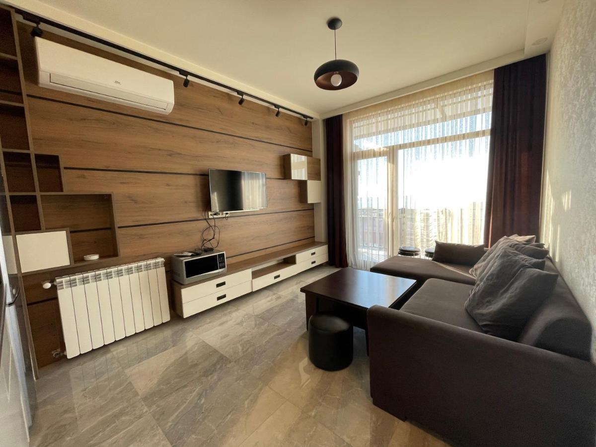 Apartments At Like House Batoemi Buitenkant foto